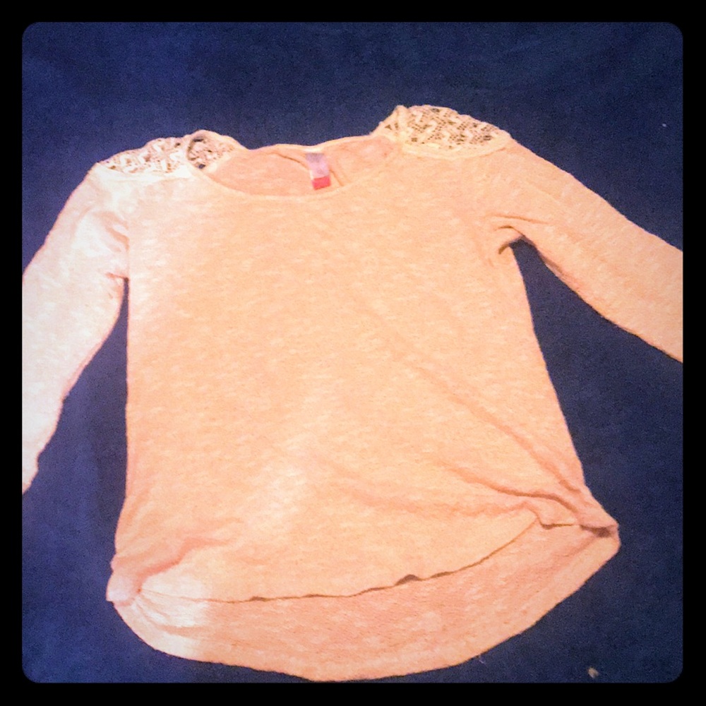 No boundaries (L) long sleeve open shoulder blouse